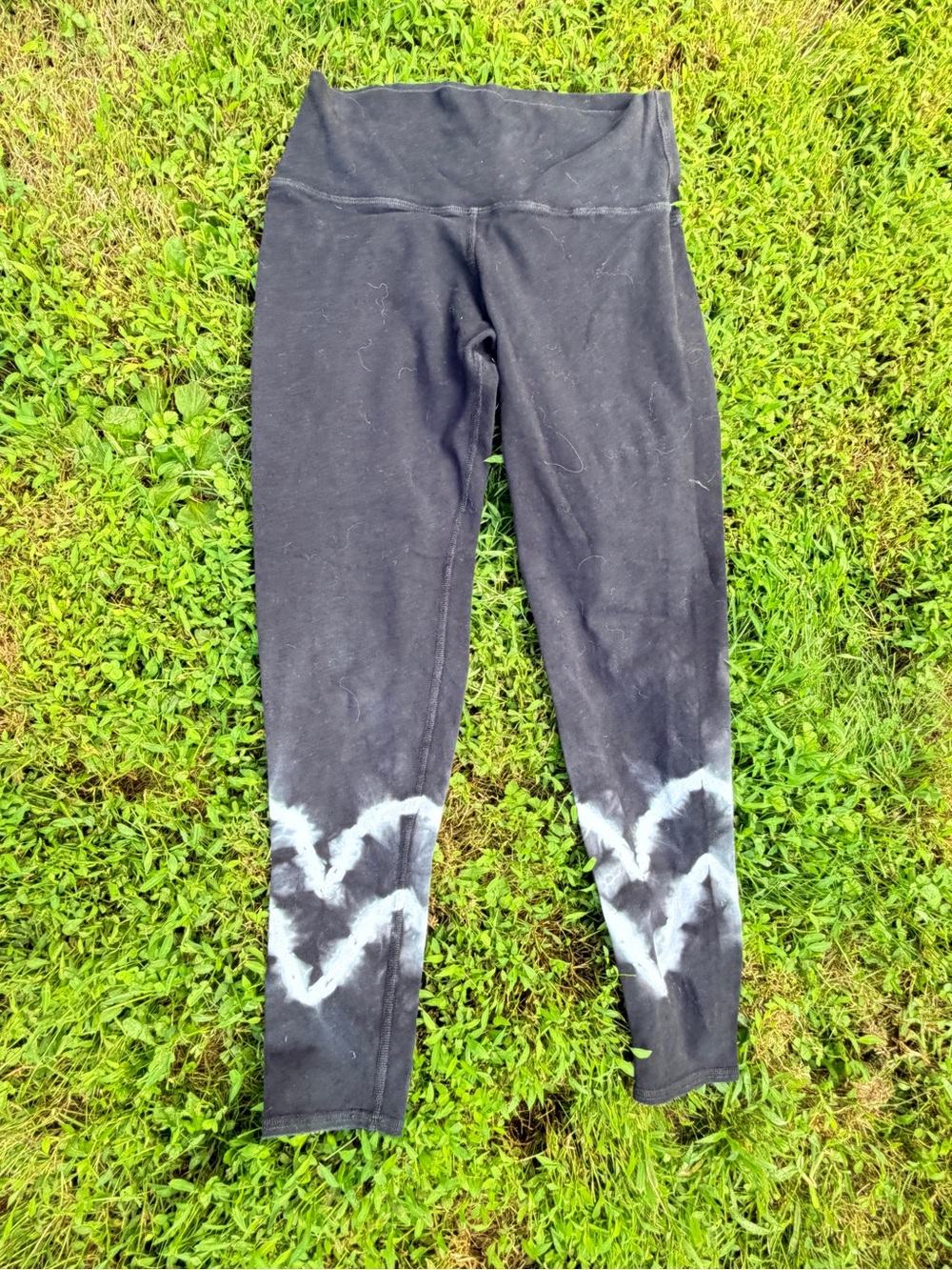 Electric & Rose Black Leggings with White Tie-Dye Chevron Hem